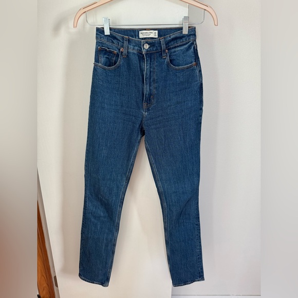 Abercrombie & Fitch The 90s Slim Straight Ultra High Rise - Size 25 R - Picture 2 of 6